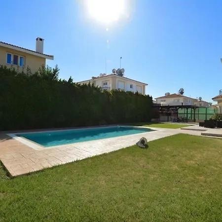 Daryah Sirina Bay Villa *