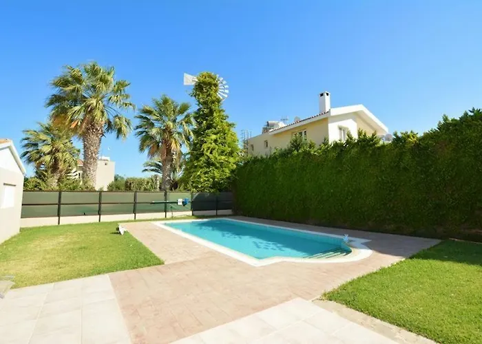 Daryah Sirina Bay Villa *