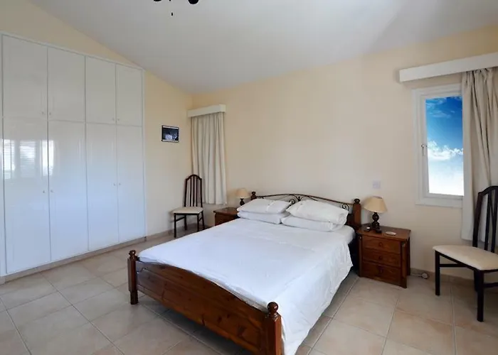 Daryah Sirina Bay Protaras