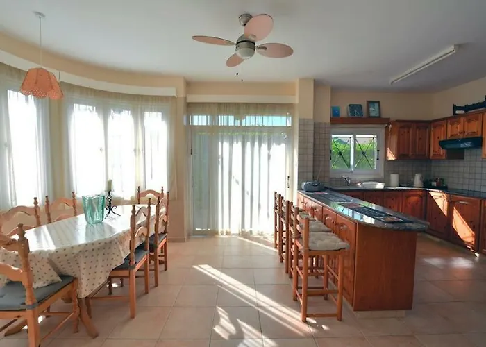 Daryah Sirina Bay Vila *