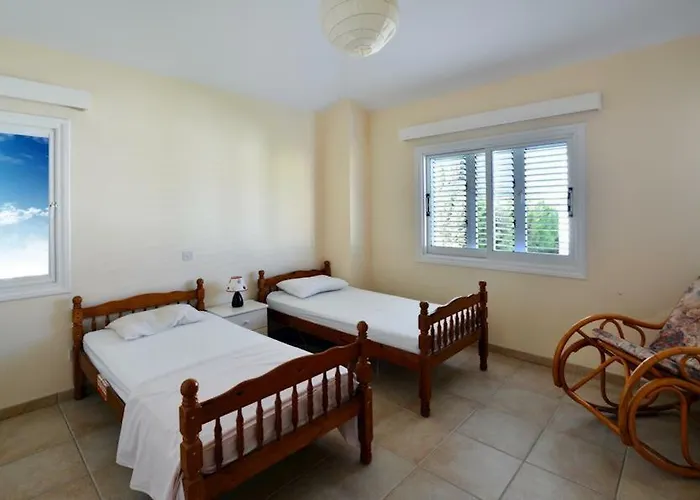 Daryah Sirina Bay Vila *