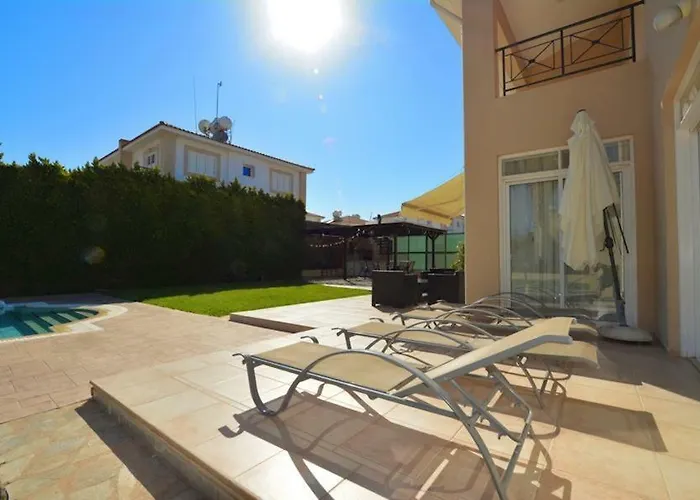 Daryah Sirina Bay Villa